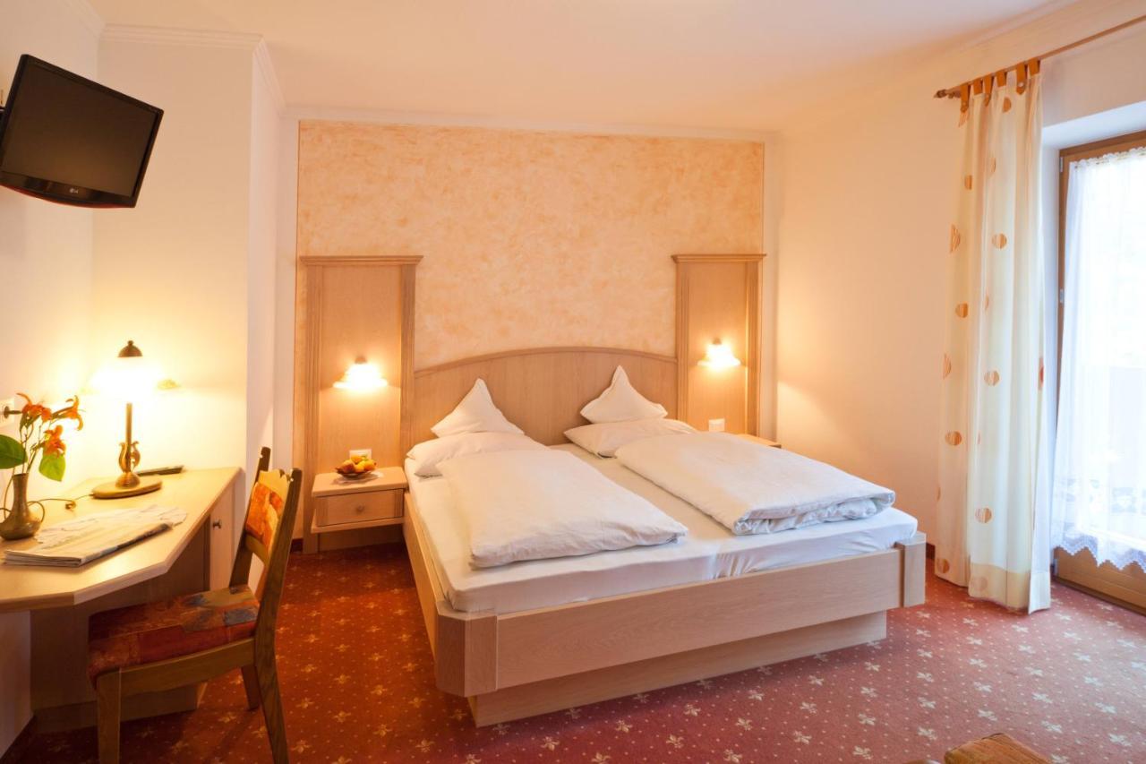 Hotel Pension Sonnegg Saltusio Exterior photo