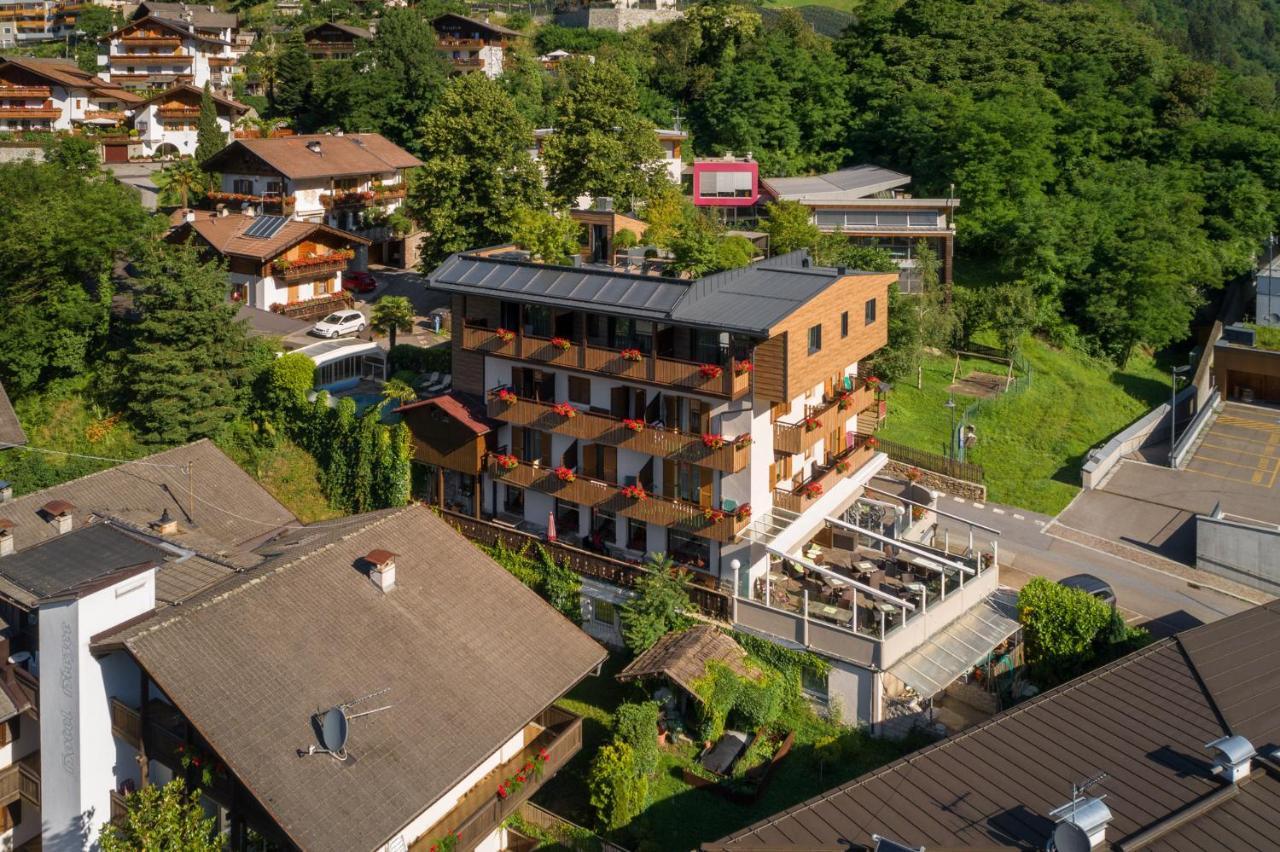 Hotel Pension Sonnegg Saltusio Exterior photo